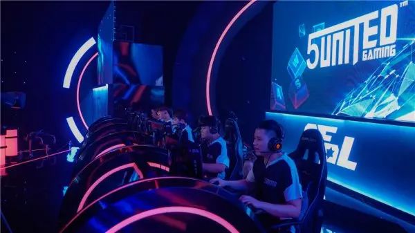 用举足轻重 用举足轻重