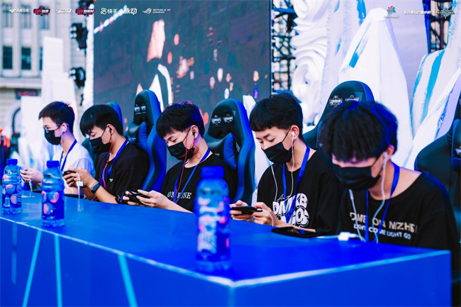 就成了团队 就成了团队